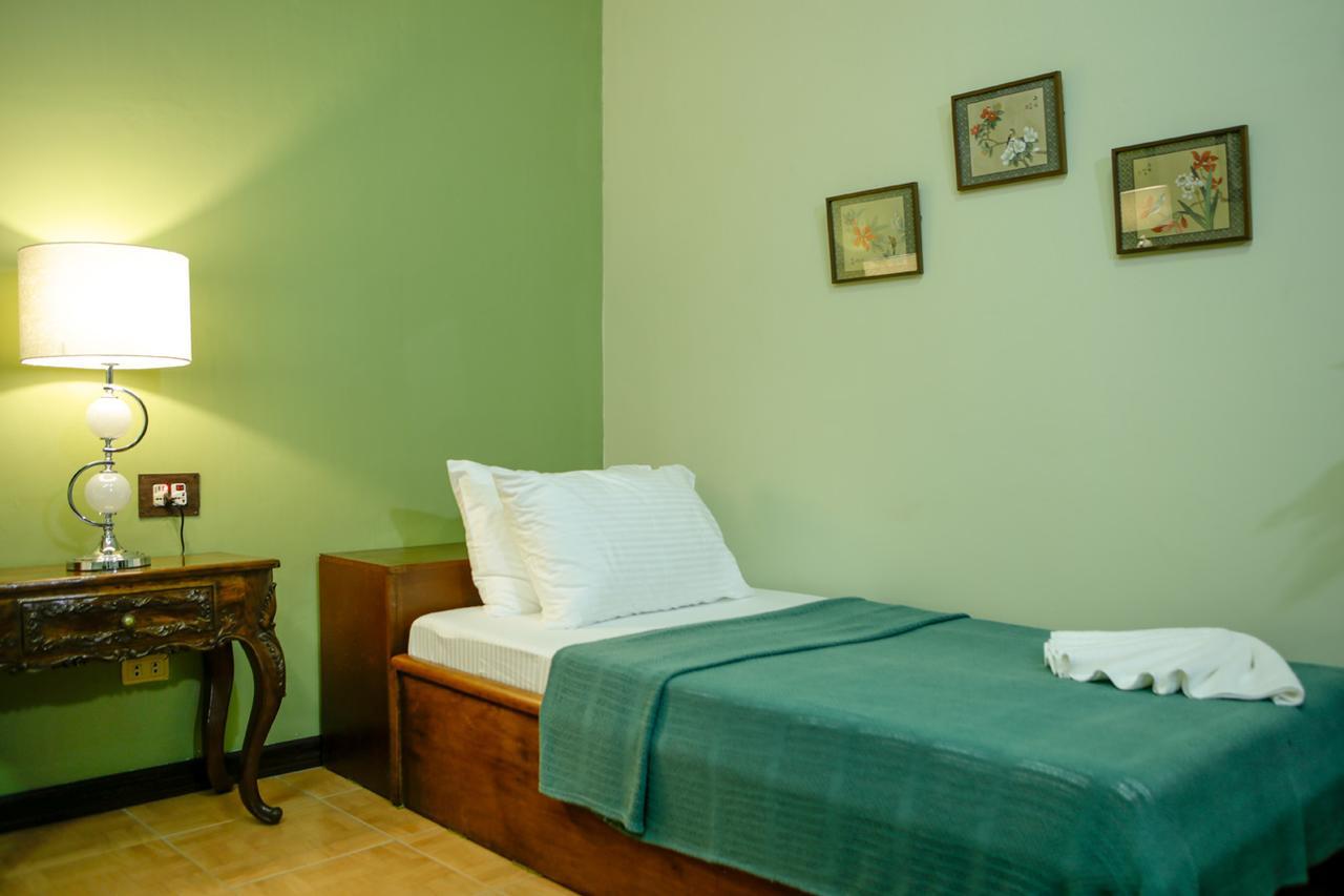 Victoria'S Haven Bed & Breakfast Dumaguete City Bagian luar foto