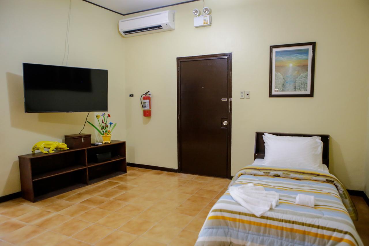Victoria'S Haven Bed & Breakfast Dumaguete City Bagian luar foto