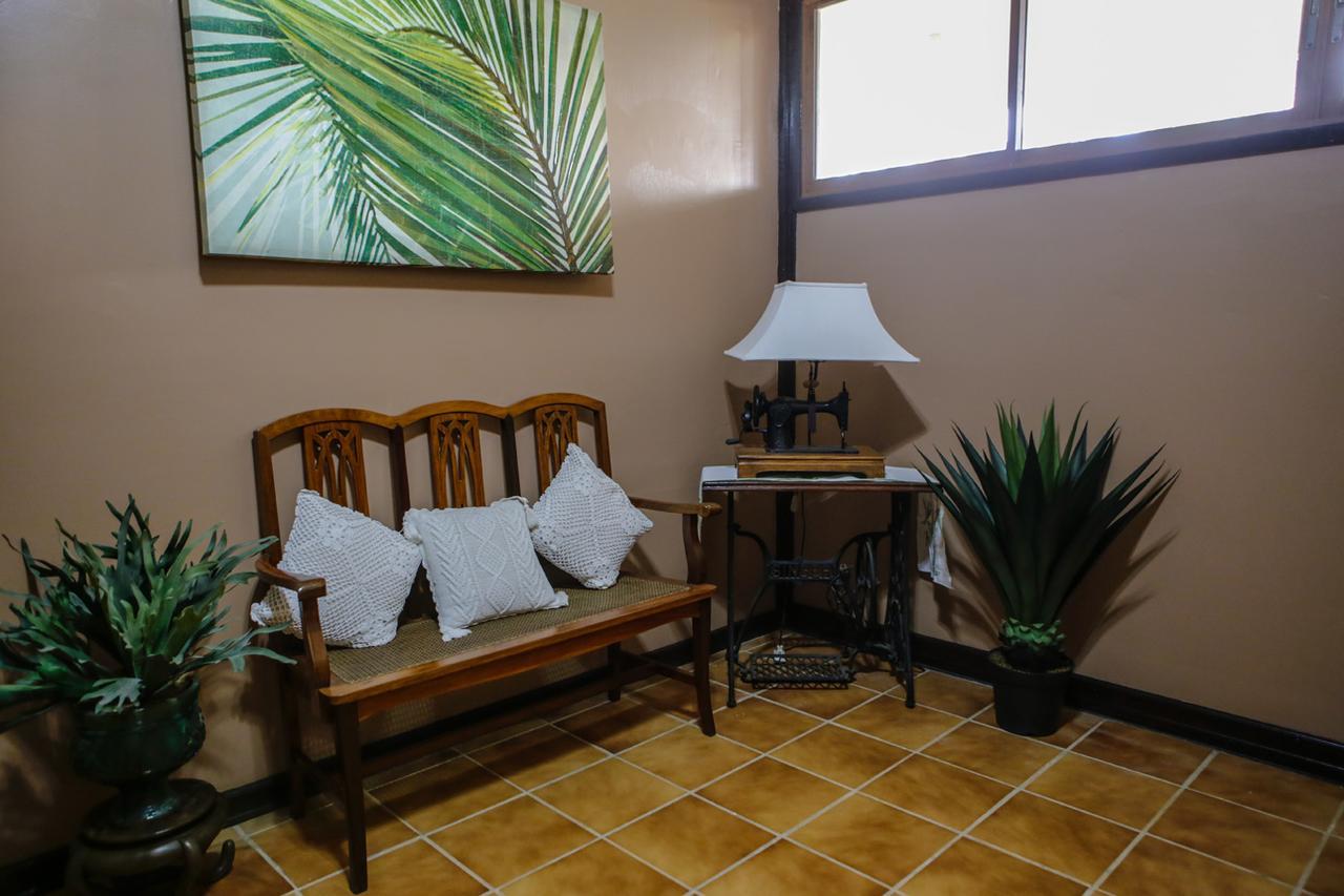 Victoria'S Haven Bed & Breakfast Dumaguete City Bagian luar foto