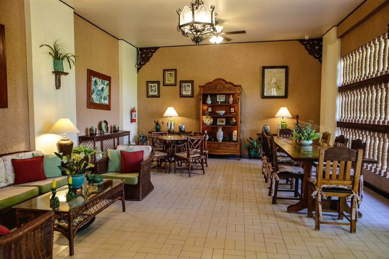 Victoria'S Haven Bed & Breakfast Dumaguete City Bagian luar foto