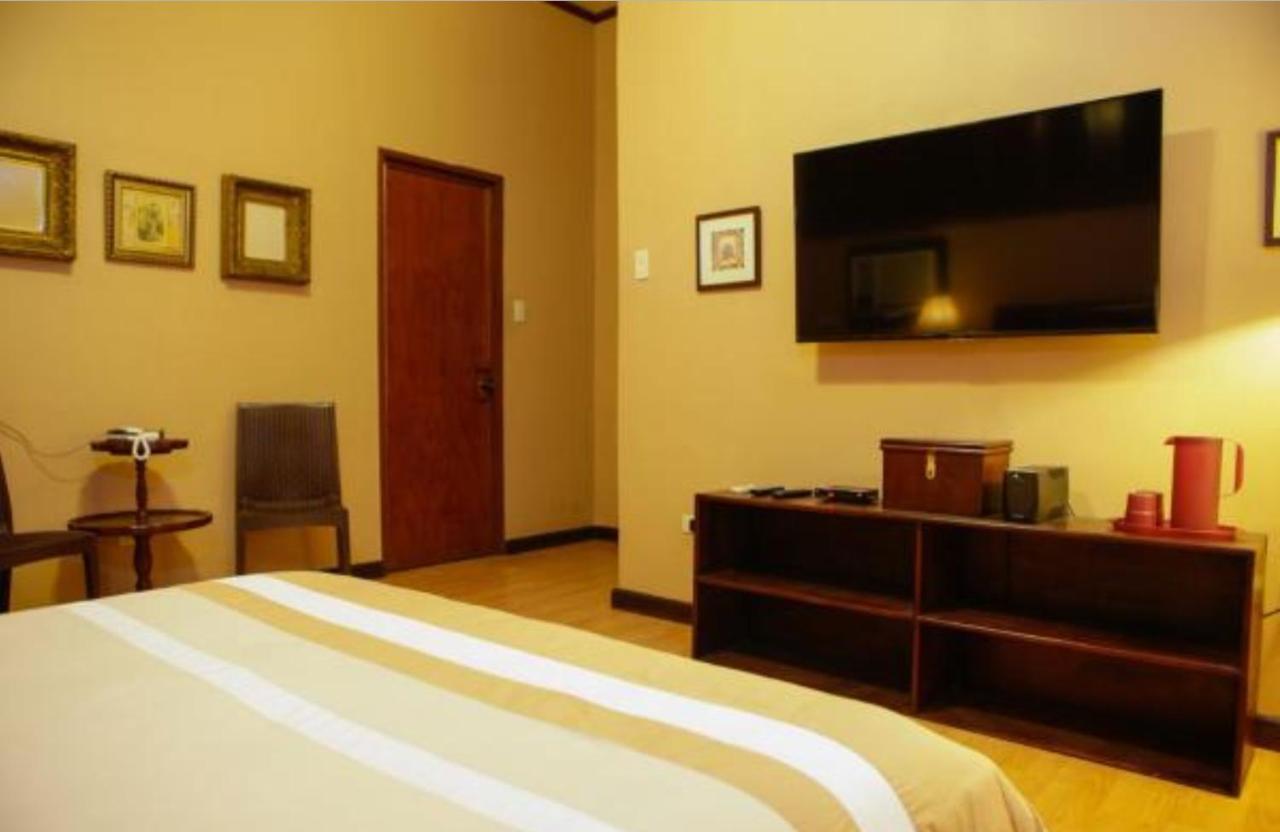 Victoria'S Haven Bed & Breakfast Dumaguete City Bagian luar foto
