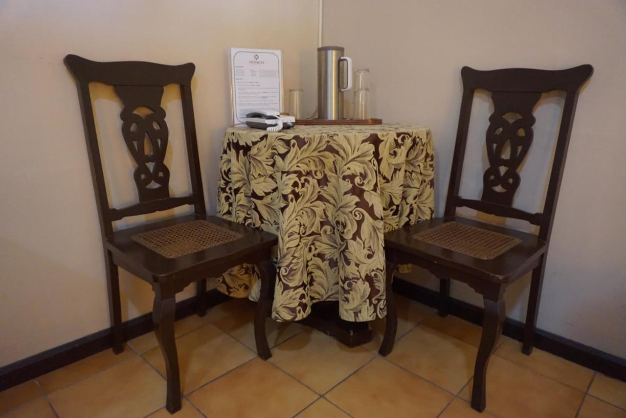 Victoria'S Haven Bed & Breakfast Dumaguete City Bagian luar foto
